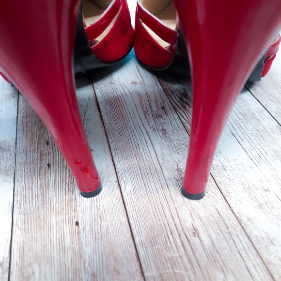 GUESS Strappy Red Suede Patent Leather Stilettos - Picture 9 of 9